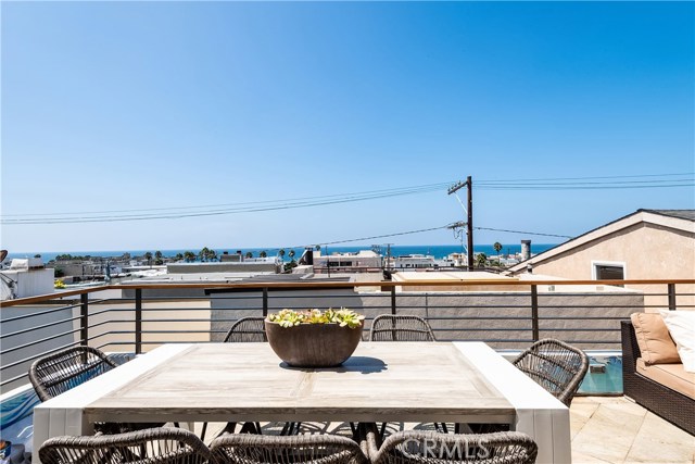 1523 Manhattan Avenue, Hermosa Beach, California 90254, 4 Bedrooms Bedrooms, ,5 BathroomsBathrooms,Residential,Sold,Manhattan,SB18207493