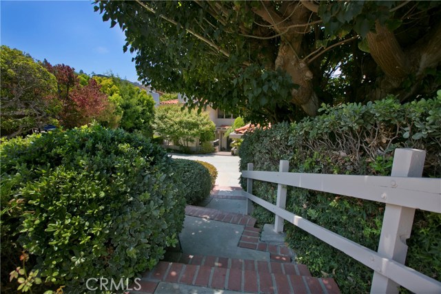 Front entry way from street
