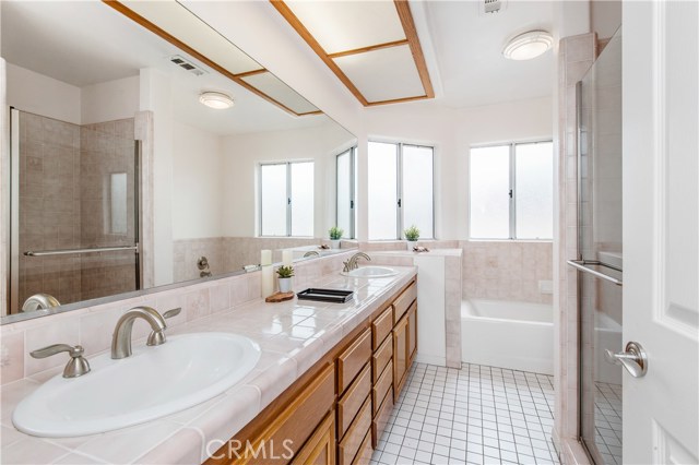 2017 Ruhland Avenue, Redondo Beach, California 90278, 4 Bedrooms Bedrooms, ,3 BathroomsBathrooms,Residential,Sold,Ruhland,SB20063257