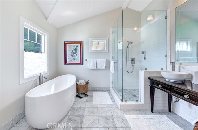 1146 18th Street, Manhattan Beach, California 90266, 4 Bedrooms Bedrooms, ,2 BathroomsBathrooms,Residential,Sold,18th,SB17065681
