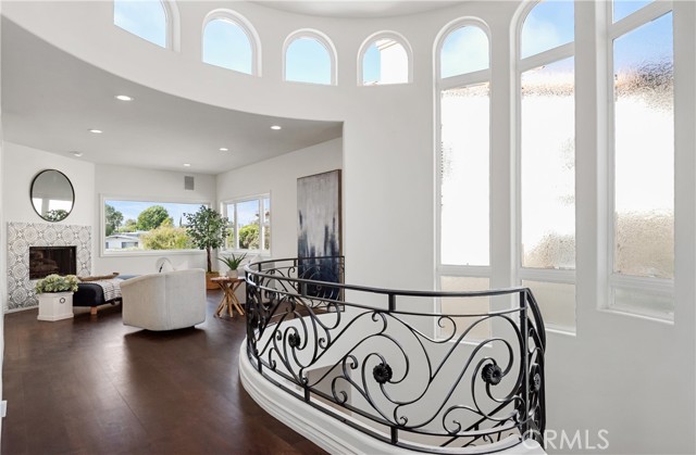 2322 Laurel Bluff Drive, Manhattan Beach, California 90266, 4 Bedrooms Bedrooms, ,3 BathroomsBathrooms,Residential,Sold,Laurel Bluff,SB21167191