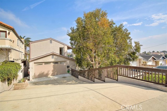 1287 7th Place, Hermosa Beach, California 90254, 4 Bedrooms Bedrooms, ,3 BathroomsBathrooms,Residential,Sold,7th,TR19240895