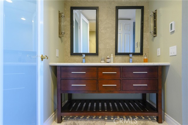 Vanity in Master ensuite with dual sinks
