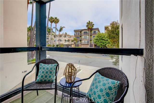 575 Esplanade, Redondo Beach, California 90277, 2 Bedrooms Bedrooms, ,2 BathroomsBathrooms,Residential,Sold,Esplanade,SB19136595