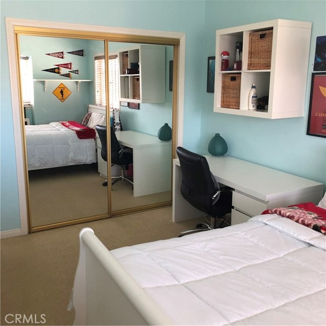 Another view of bedroom #4...