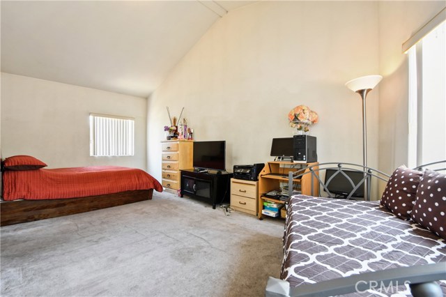 3 Bed Home for Sale in Hawthorne, California