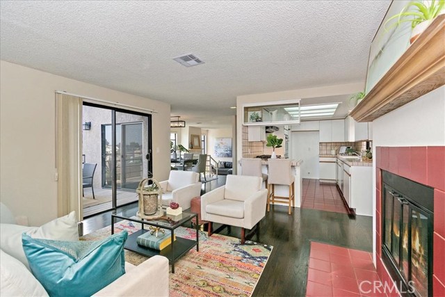1287 7th Place, Hermosa Beach, California 90254, 4 Bedrooms Bedrooms, ,3 BathroomsBathrooms,Residential,Sold,7th,TR19240895