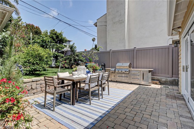 1600 Elm Avenue, Manhattan Beach, California 90266, 3 Bedrooms Bedrooms, ,3 BathroomsBathrooms,Residential,Sold,Elm,SB19126027