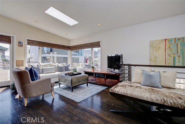 417 27th Street, Manhattan Beach, California 90266, 3 Bedrooms Bedrooms, ,1 BathroomBathrooms,Residential,Sold,27th,SB21023616