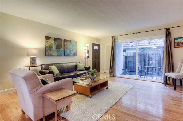 2604 Gates Avenue, Redondo Beach, California 90278, 2 Bedrooms Bedrooms, ,2 BathroomsBathrooms,Residential,Sold,Gates,SB17273639