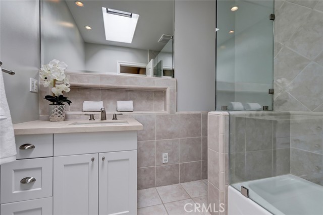 2317 Elm Avenue, Manhattan Beach, California 90266, 4 Bedrooms Bedrooms, ,3 BathroomsBathrooms,Residential,Sold,Elm,SB21152627