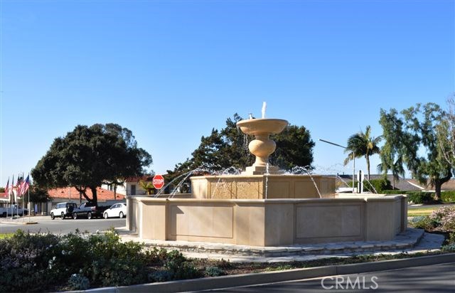 View of the Lunada Bay Fountain.