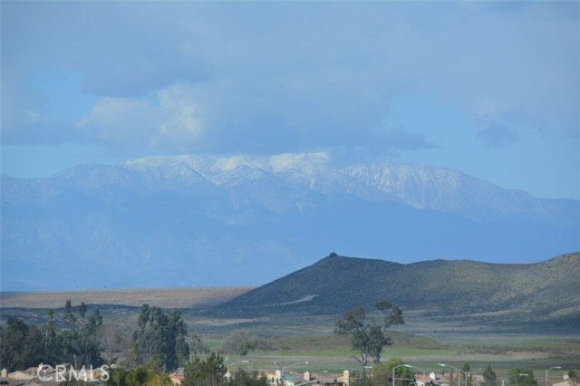 SNOWCAPPED MOUNTAIN VIEWS