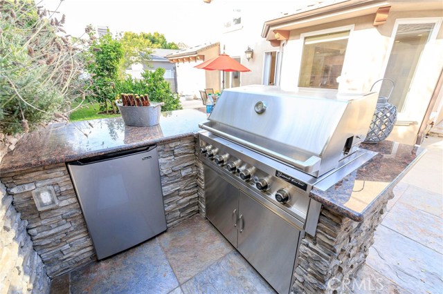 2101 Faymont Avenue, Manhattan Beach, California 90266, 4 Bedrooms Bedrooms, ,4 BathroomsBathrooms,Residential,Sold,Faymont,SB19142312