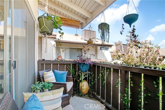 2 Bed Home for Sale in Van Nuys, California