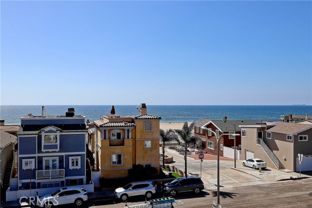 107 24th Street, Hermosa Beach, California 90254, 5 Bedrooms Bedrooms, ,2 BathroomsBathrooms,Residential,Sold,24th,SB18241912