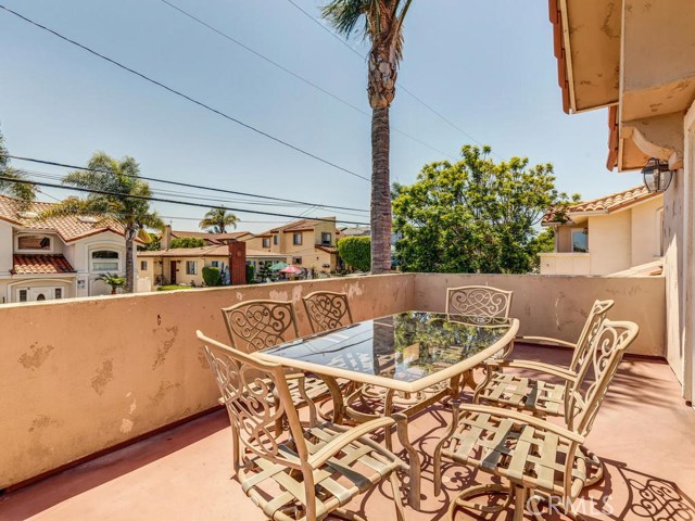 1715 Clark Lane, Redondo Beach, California 90278, 3 Bedrooms Bedrooms, ,1 BathroomBathrooms,Residential,Sold,Clark,SB20169351