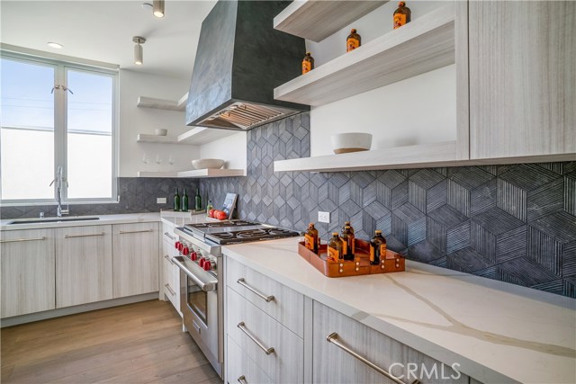 221 1st Street, Manhattan Beach, California 90266, 3 Bedrooms Bedrooms, ,3 BathroomsBathrooms,Residential,Sold,1st,SB19034815