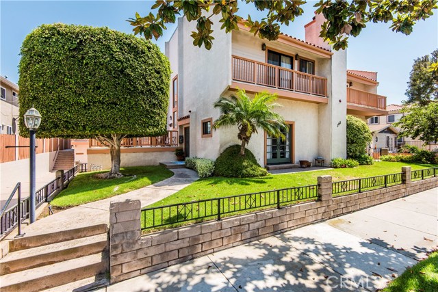 208 Juanita Avenue, Redondo Beach, California 90277, 3 Bedrooms Bedrooms, ,3 BathroomsBathrooms,Residential,Sold,Juanita,SB18196723