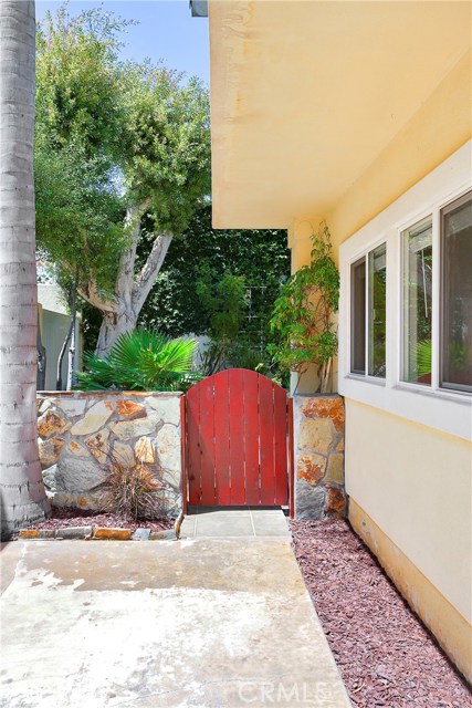 1917 Huntington Lane, Redondo Beach, California 90278, 4 Bedrooms Bedrooms, ,2 BathroomsBathrooms,Residential,Sold,Huntington,SB20106690