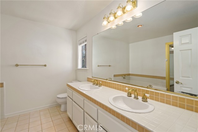 2013 Farrell Avenue, Redondo Beach, California 90278, 3 Bedrooms Bedrooms, ,2 BathroomsBathrooms,Residential,Sold,Farrell,SB21047681