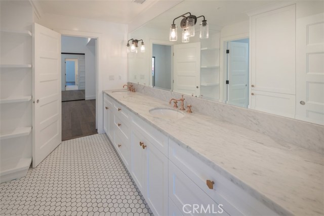 223 Lucia, Redondo Beach, California 90277, 4 Bedrooms Bedrooms, ,3 BathroomsBathrooms,Residential,Sold,Lucia,SB18143397