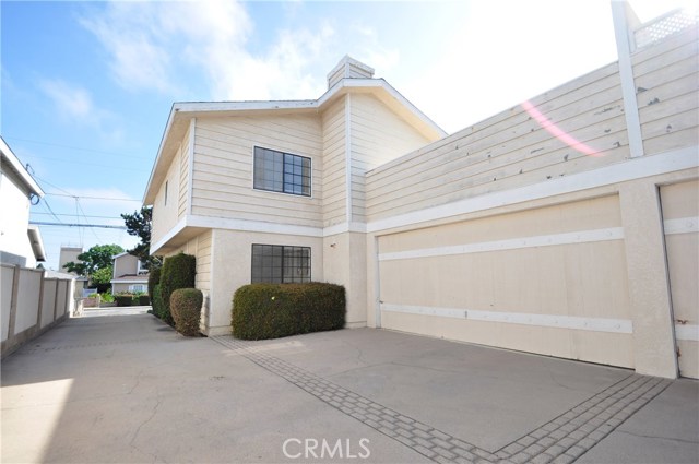 2404 Huntington Lane, Redondo Beach, California 90278, 3 Bedrooms Bedrooms, ,2 BathroomsBathrooms,Residential,Sold,Huntington Lane,SB18166287