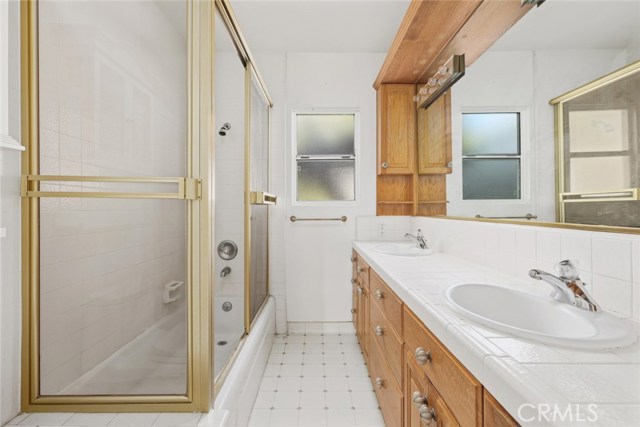 423 Avenue D, Redondo Beach, California 90277, 3 Bedrooms Bedrooms, ,1 BathroomBathrooms,Residential,Sold,Avenue D,SB20241282