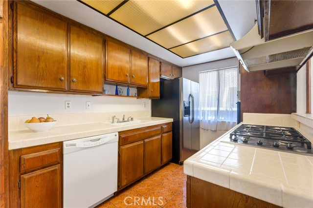 511 Meyer Lane, Redondo Beach, California 90278, 2 Bedrooms Bedrooms, ,1 BathroomBathrooms,Residential,Sold,Meyer,SB21085805