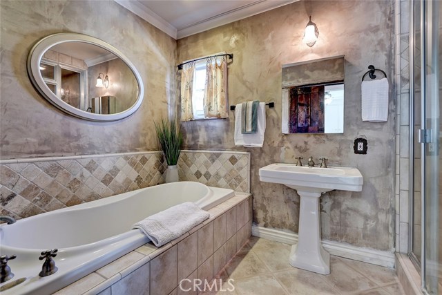 118 Helberta Avenue, Redondo Beach, California 90277, 3 Bedrooms Bedrooms, ,3 BathroomsBathrooms,Residential,Sold,Helberta,SB18247405