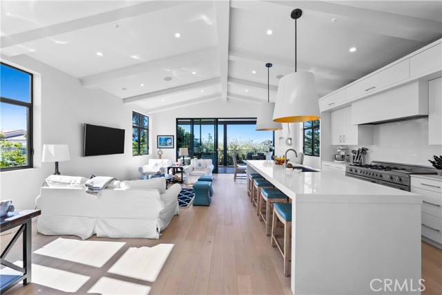 733 12th Street, Manhattan Beach, California 90266, 5 Bedrooms Bedrooms, ,6 BathroomsBathrooms,Residential,Sold,12th,SB21089898