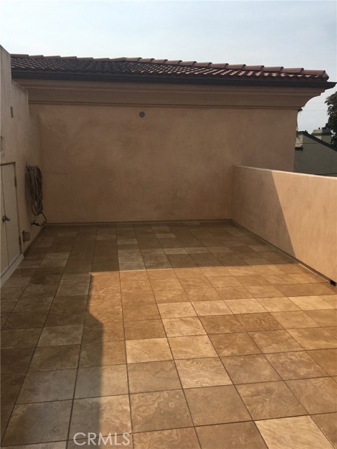 3rd Level Deck w/Gas, Electric, Water