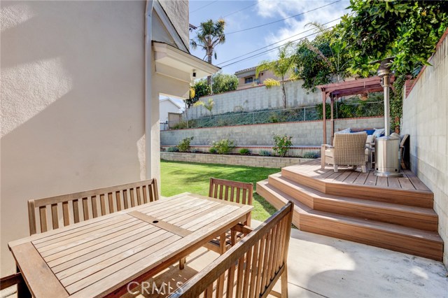 417 Susana Avenue, Redondo Beach, California 90277, 4 Bedrooms Bedrooms, ,2 BathroomsBathrooms,Residential,Sold,Susana,SB20152659