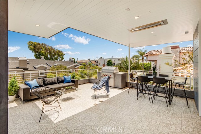 409 3rd Street, Manhattan Beach, California 90266, 5 Bedrooms Bedrooms, ,2 BathroomsBathrooms,Residential,Sold,3rd,SB19219164