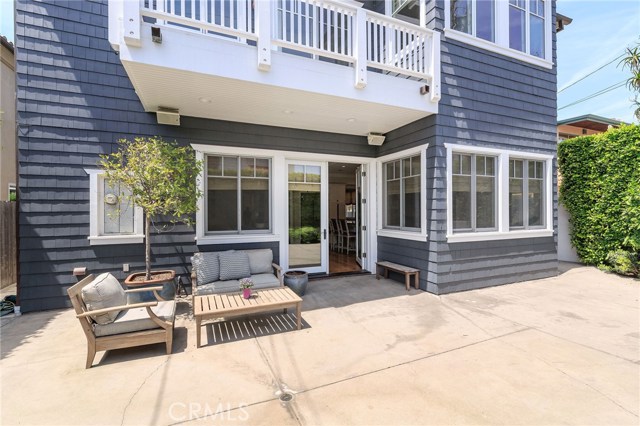 2614 Pacific Avenue, Manhattan Beach, California 90266, 4 Bedrooms Bedrooms, ,3 BathroomsBathrooms,Residential,Sold,Pacific,SB19106317