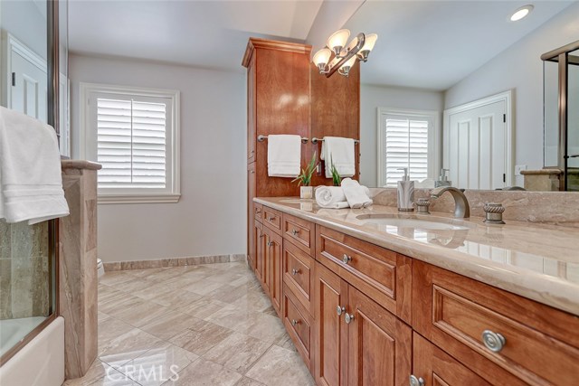 400 3rd Street, Manhattan Beach, California 90266, 4 Bedrooms Bedrooms, ,3 BathroomsBathrooms,Residential,Sold,3rd,SB19135797