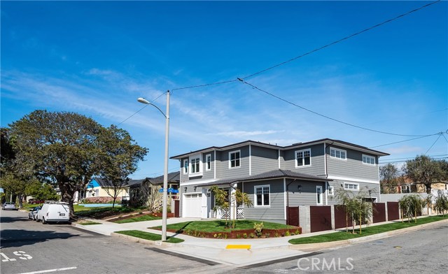 1900 Lynngrove Drive, Manhattan Beach, California 90266, 5 Bedrooms Bedrooms, ,2 BathroomsBathrooms,Residential,Sold,Lynngrove,SB19050815