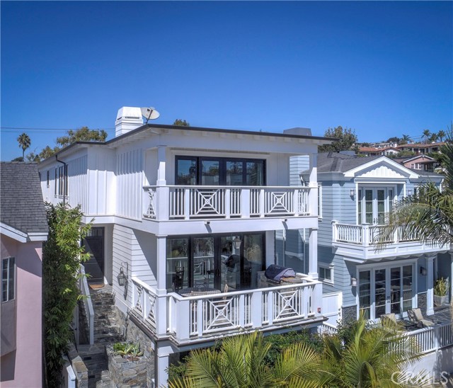 549 3rd Street, Manhattan Beach, California 90266, 5 Bedrooms Bedrooms, ,5 BathroomsBathrooms,Residential,Sold,3rd,SB21052350