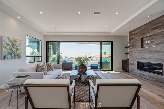 1511 Golden Avenue, Hermosa Beach, California 90254, 5 Bedrooms Bedrooms, ,2 BathroomsBathrooms,Residential,Sold,Golden,SB19224666