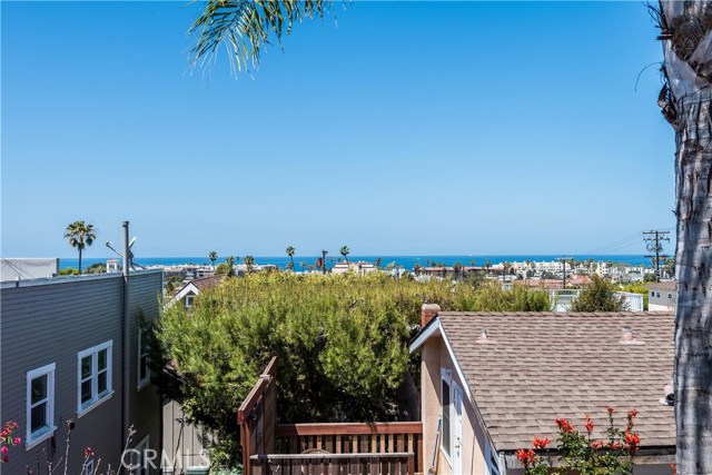 205 Helberta Avenue, Redondo Beach, California 90277, 4 Bedrooms Bedrooms, ,3 BathroomsBathrooms,Residential,Sold,Helberta,SB18113990