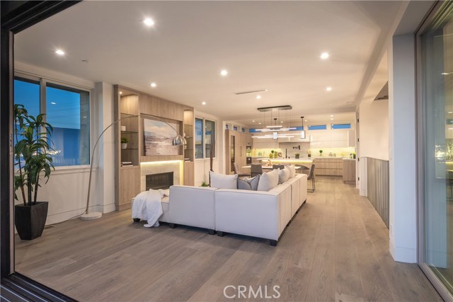 705 Crest Drive, Manhattan Beach, California 90266, 5 Bedrooms Bedrooms, ,2 BathroomsBathrooms,Residential,Sold,Crest,SB20098855