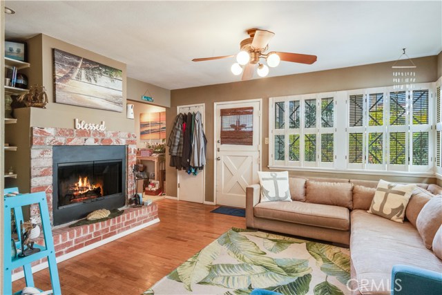 428 28th Street, Hermosa Beach, California 90254, 2 Bedrooms Bedrooms, ,1 BathroomBathrooms,Residential,Sold,28th,SB19275440