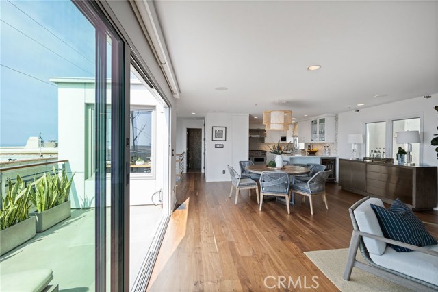 315 24th Street, Manhattan Beach, California 90266, 3 Bedrooms Bedrooms, ,3 BathroomsBathrooms,Residential,Sold,24th,SB20212174