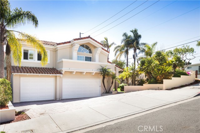 1407 Irena Avenue, Redondo Beach, California 90277, 5 Bedrooms Bedrooms, ,6 BathroomsBathrooms,Residential,Sold,Irena,SB20100486