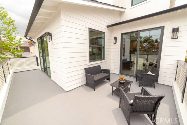 1108 Vincent Street, Redondo Beach, California 90277, 4 Bedrooms Bedrooms, ,3 BathroomsBathrooms,Residential,Sold,Vincent,SB18102479