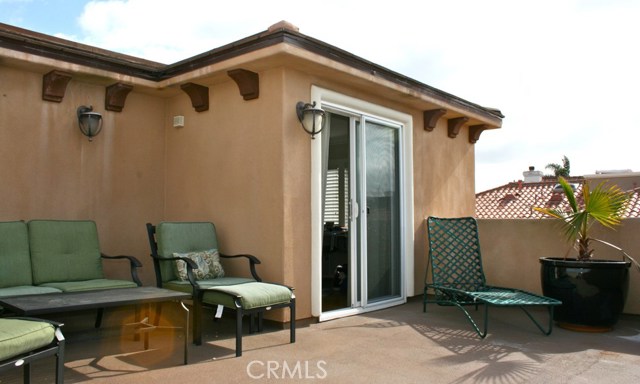 219 Lucia Avenue, Redondo Beach, California 90277, 3 Bedrooms Bedrooms, ,2 BathroomsBathrooms,Residential,Sold,Lucia,PV18248811