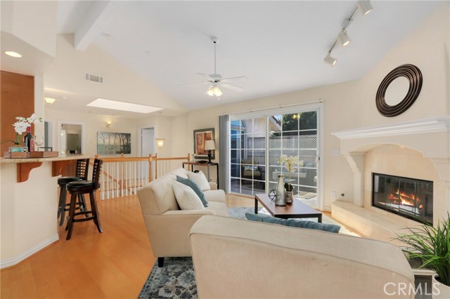1602 Felton Lane, Redondo Beach, California 90278, 4 Bedrooms Bedrooms, ,2 BathroomsBathrooms,Residential,Sold,Felton,SB17222633