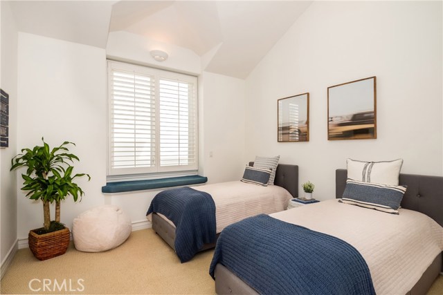 2306 John Street, Manhattan Beach, California 90266, 5 Bedrooms Bedrooms, ,4 BathroomsBathrooms,Residential,Sold,John,SB19259547