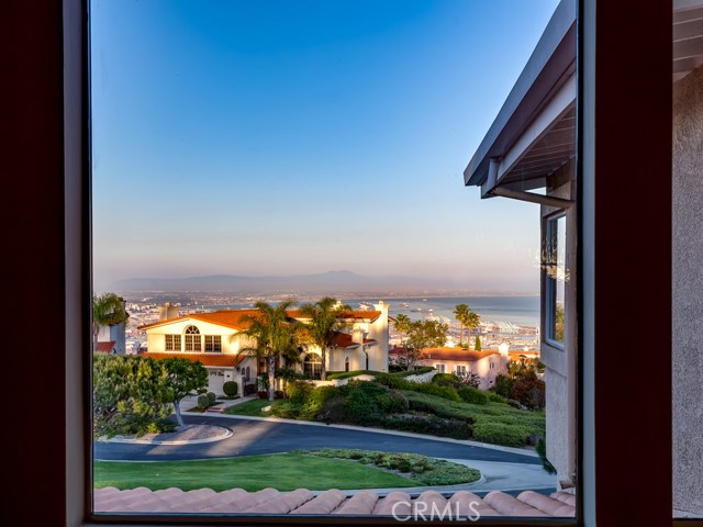 16 Avenida De Camelia, Rancho Palos Verdes, California 90275, 4 Bedrooms Bedrooms, ,3 BathroomsBathrooms,Residential,Sold,Avenida De Camelia,PV17086557