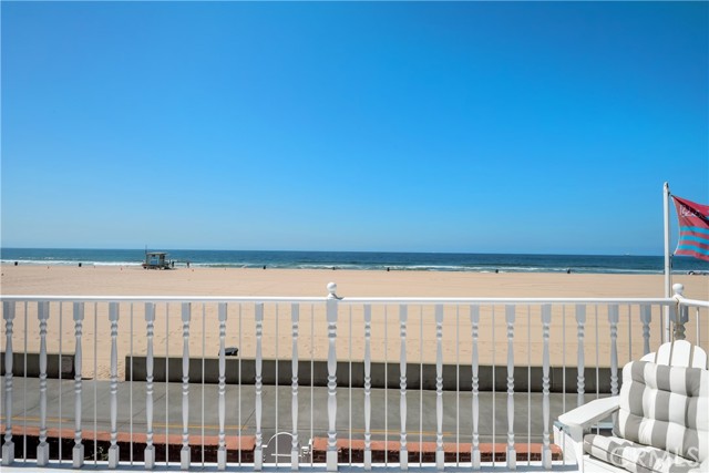 3007 The Strand, Hermosa Beach, California 90254, 4 Bedrooms Bedrooms, ,3 BathroomsBathrooms,Residential,Sold,The Strand,SB21070884